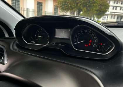 peugeot 2008 allure 1.6 at 2020