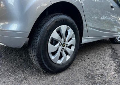 chevrolet onix 1.0 lt 2015