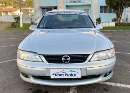 GM - Chevrolet Vectra CD 2.2 16V / 2.0 16V Mec./Aut. 2000 Gasolina