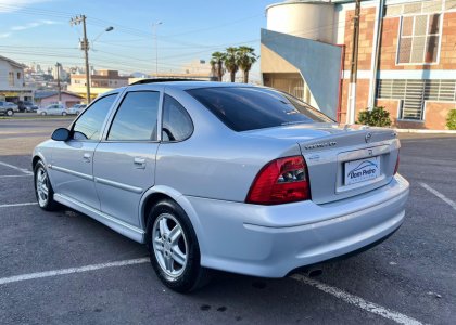 GM - Chevrolet Vectra CD 2.2 16V / 2.0 16V Mec./Aut. 2000 Gasolina