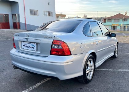 GM - Chevrolet Vectra CD 2.2 16V / 2.0 16V Mec./Aut. 2000 Gasolina