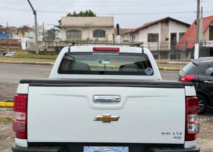 GM - Chevrolet S10 Pick-Up LTZ 2.8 TDI 4x2 CD Dies. Mec 2013 Flex