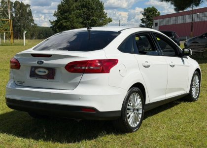 Ford Focus Sedan