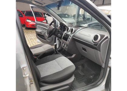 FORD FIESTA1.6 ROCAM SE 8V FLEX 4P MANUAL