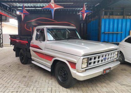 FORD F-10003.9 WALK CD 8V DIESEL 2P MANUAL