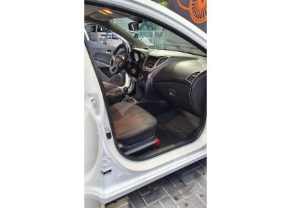 HYUNDAI HB20S1.6 COMFORT PLUS 16V FLEX 4P MANUAL