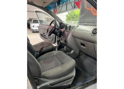 FORD FIESTA1.0 MPI 8V GASOLINA 4P MANUAL