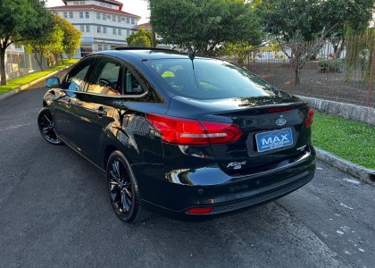 focus 2.0 titanium plus sedan