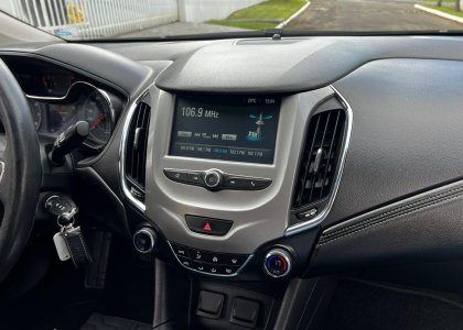 chevrolet cruze sedan lt