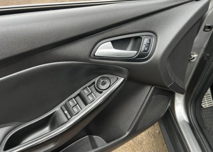 ford focus titanium plus