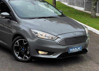 ford focus titanium plus