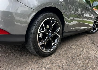 ford focus titanium plus