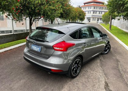 ford focus titanium plus