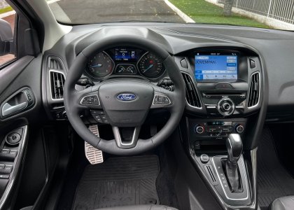 ford focus titanium plus