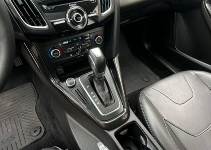 ford focus titanium plus