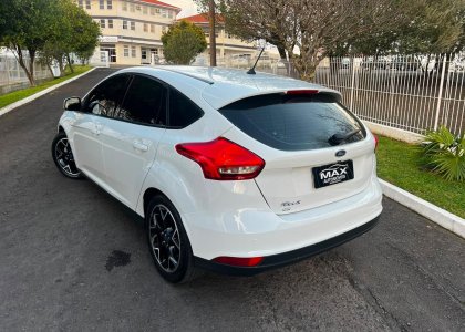 ford focus hatch se plus 2.0 2019