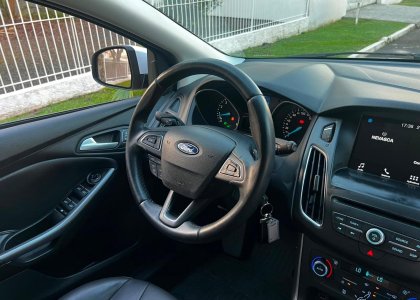 ford focus hatch se plus 2.0 2019