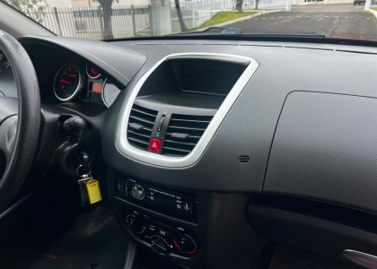 peugeot 207 hatch xr 1.4 8v flex 2p 2011