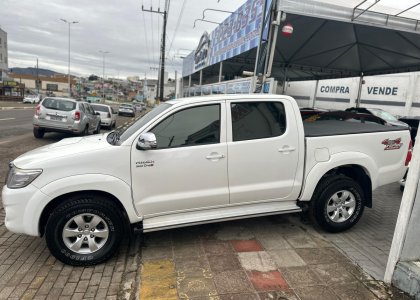 Toyota Hilux CD SRV D4-D 4x4 3.0 TDI Diesel Aut 2013 Diesel