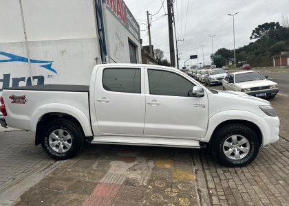 Toyota Hilux CD SRV D4-D 4x4 3.0 TDI Diesel Aut 2013 Diesel