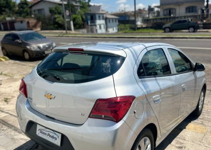 GM - Chevrolet ONIX HATCH LT 1.0 8V FlexPower 5p Mec. 2019 Flex