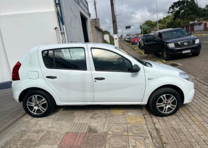 Renault SANDERO Authentique Hi-Flex 1.0 16V 5p 2012