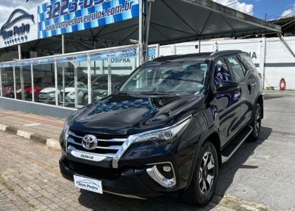 Toyota Hilux SW4 SRX 4x4 2.8 TDI 16V Dies. Aut. 2019 Diesel