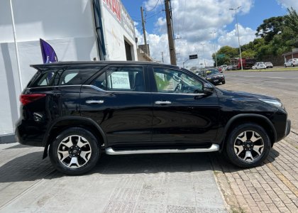 Toyota Hilux SW4 SRX 4x4 2.8 TDI 16V Dies. Aut. 2019 Diesel