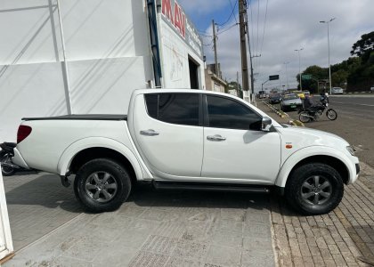 Mitsubishi L200 Triton HPE 3.2 CD TB Int.Diesel Mec 2012 Diesel