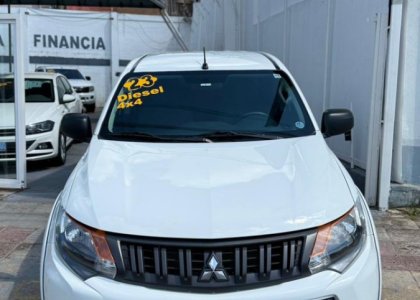Mitsubishi L200 Tri. Outd. GLX 2.4 CD 4x4 Die. Mec. 2023 Diesel
