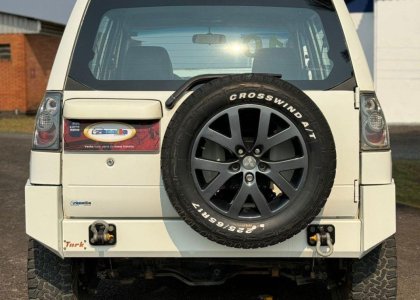 Mitsubishi Pajero TR4