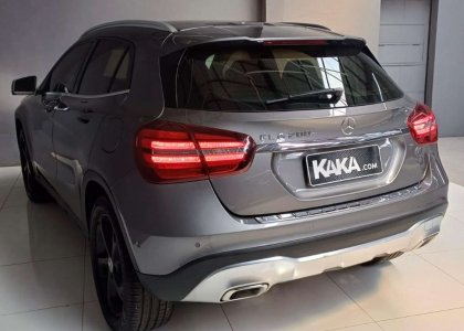 Mercedes-Benz GLA 200