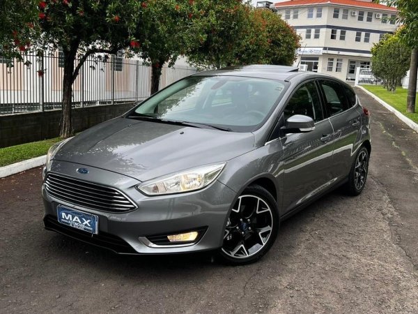 ford focus titanium plus