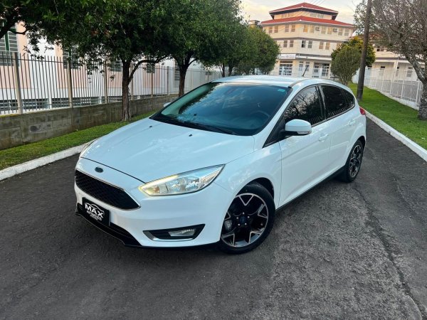 ford focus hatch se plus 2.0 2019