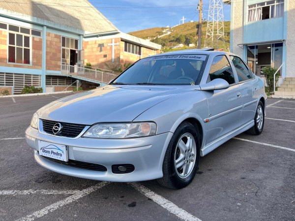 GM - Chevrolet Vectra CD 2.2 16V / 2.0 16V Mec./Aut. 2000 Gasolina